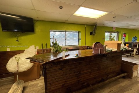 Propiedad comercial en venta en St. Lucie, Florida № 1811228 - foto 26