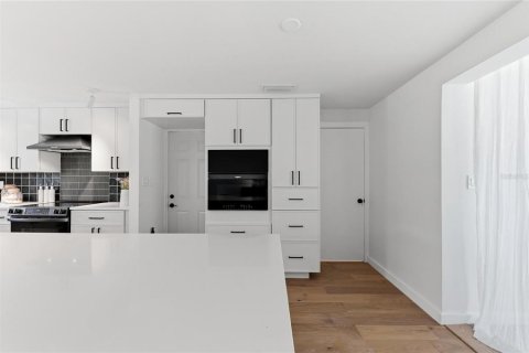 Купить виллу или дом в Сарасота, Флорида 6 комнат, 149.02м2, № 2117128 - фото 11