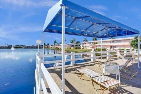 Condo in Hallandale Beach, Florida, 1 bedroom  № 1859679 - photo 3