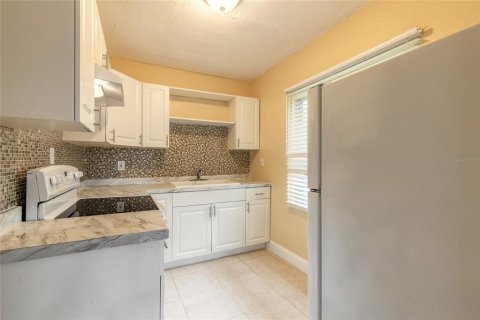 House in Daytona Beach, Florida 3 bedrooms, 142.51 sq.m. № 1879619 - photo 14