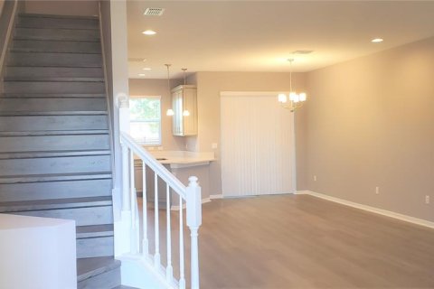 Townhouse in Wesley Chapel, Florida 3 bedrooms, 172.15 sq.m. № 2277214 - photo 14