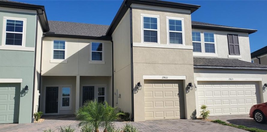 Townhouse in Wesley Chapel, Florida 3 bedrooms, 172.15 sq.m. № 2277214