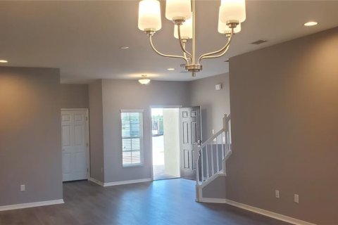 Townhouse in Wesley Chapel, Florida 3 bedrooms, 172.15 sq.m. № 2277214 - photo 4