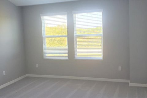 Townhouse in Wesley Chapel, Florida 3 bedrooms, 172.15 sq.m. № 2277214 - photo 8