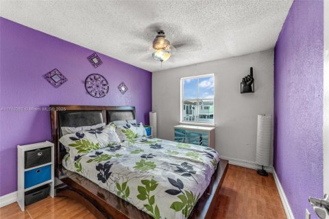 House in Homestead, Florida 5 bedrooms, 216.18 sq.m. № 1862463 - photo 18