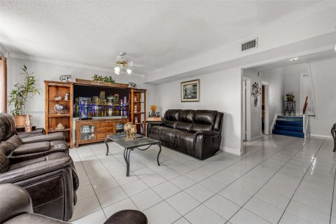 House in Homestead, Florida 5 bedrooms, 216.18 sq.m. № 1862463 - photo 5