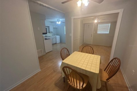 House in Pinellas Park, Florida 2 bedrooms, 79.9 sq.m. № 1793158 - photo 5