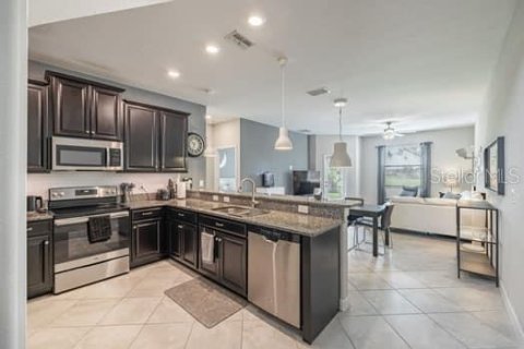 Townhouse in Wesley Chapel, Florida 4 bedrooms, 209.12 sq.m. № 1785087 - photo 3