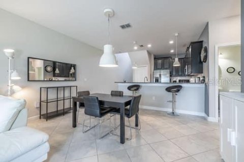 Townhouse in Wesley Chapel, Florida 4 bedrooms, 209.12 sq.m. № 1785087 - photo 6