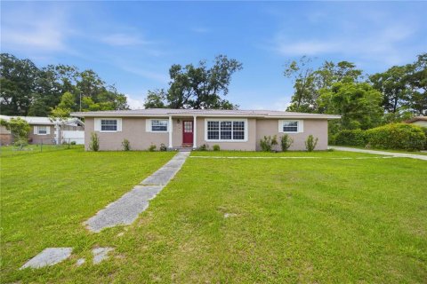 House in Ocala, Florida 4 bedrooms, 211.35 sq.m. № 2231730