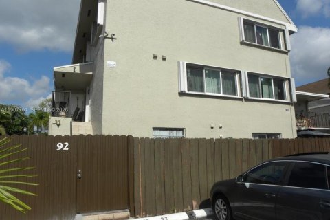 Купить кондоминиум в Майами, Флорида 2 спальни, 78.04м2, № 2079176 - фото 2