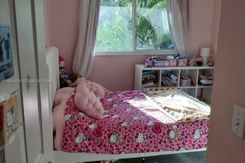 Casa en venta en Davie, Florida, 4 dormitorios, 224.64 m2 № 2001032 - foto 17