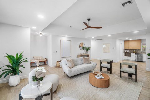 House in Boynton Beach, Florida 3 bedrooms, 173.17 sq.m. № 2188182 - photo 5