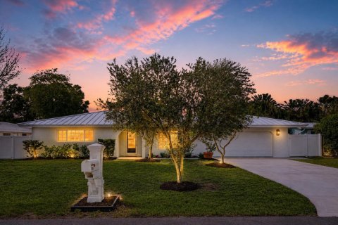 House in Boynton Beach, Florida 3 bedrooms, 173.17 sq.m. № 2188182