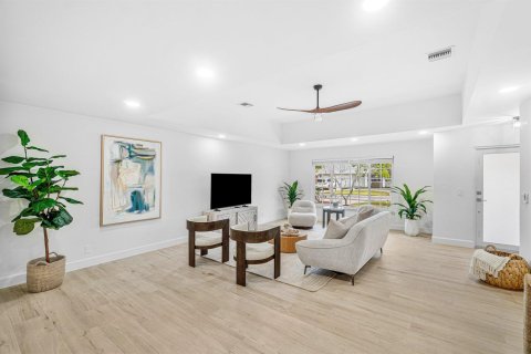 House in Boynton Beach, Florida 3 bedrooms, 173.17 sq.m. № 2188182 - photo 7