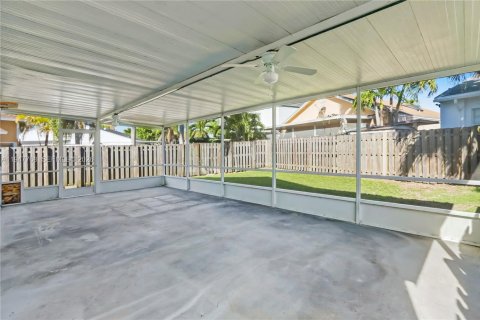 Casa en venta en Cutler Bay, Florida, 4 dormitorios, 182.74 m2 № 2011142 - foto 18