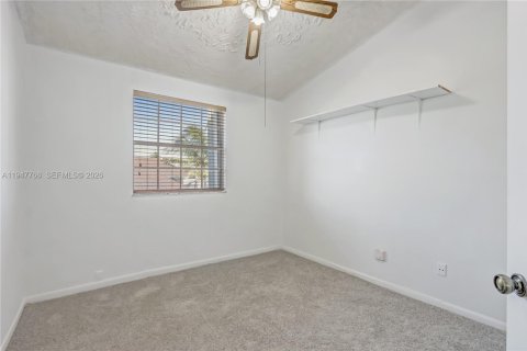 Casa en venta en Cutler Bay, Florida, 4 dormitorios, 182.74 m2 № 2011142 - foto 11