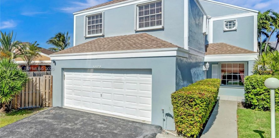 Casa en Cutler Bay, Florida 4 dormitorios, 182.74 m2 № 2011142