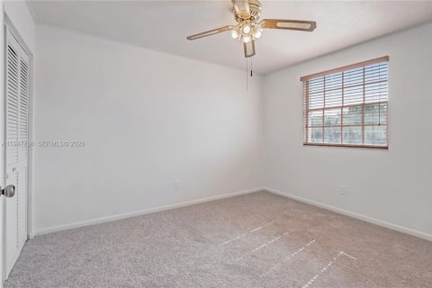 Casa en venta en Cutler Bay, Florida, 4 dormitorios, 182.74 m2 № 2011142 - foto 13