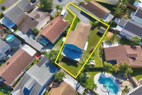 Casa en venta en Cutler Bay, Florida, 4 dormitorios, 182.74 m2 № 2011142 - foto 21