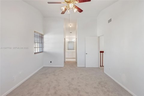 Casa en venta en Cutler Bay, Florida, 4 dormitorios, 182.74 m2 № 2011142 - foto 16