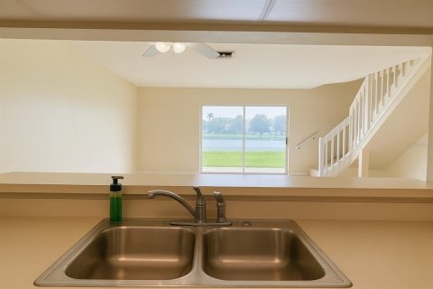 Touwnhouse à vendre à Orlando, Floride: 2 chambres, 117.06 m2 № 1904028 - photo 10