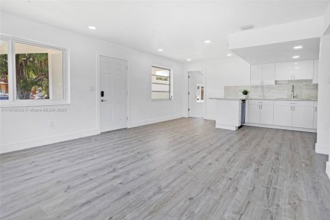 Villa ou maison à vendre à Miami, Floride: 4 chambres, 119.94 m2 № 1922150 - photo 3