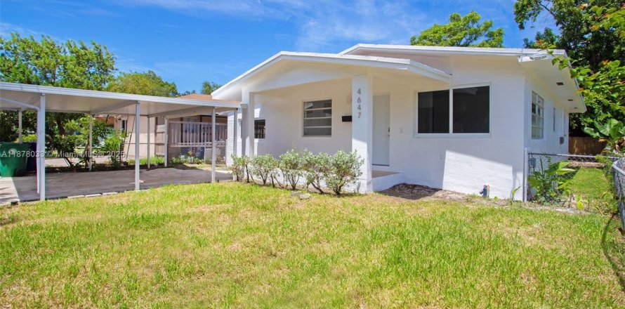 Villa ou maison à Miami, Floride 4 chambres, 119.94 m2 № 1922150