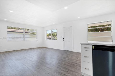 Villa ou maison à vendre à Miami, Floride: 4 chambres, 119.94 m2 № 1922150 - photo 5