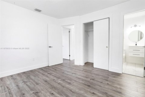 Villa ou maison à vendre à Miami, Floride: 4 chambres, 119.94 m2 № 1922150 - photo 9