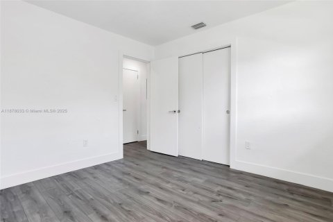 Villa ou maison à vendre à Miami, Floride: 4 chambres, 119.94 m2 № 1922150 - photo 16