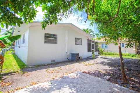 Villa ou maison à vendre à Miami, Floride: 4 chambres, 119.94 m2 № 1922150 - photo 28