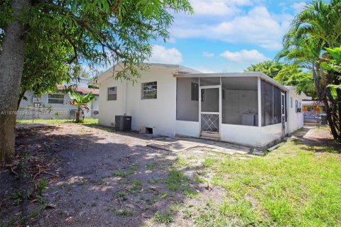 Villa ou maison à vendre à Miami, Floride: 4 chambres, 119.94 m2 № 1922150 - photo 22