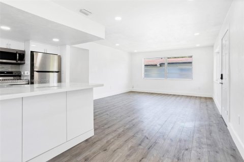 Villa ou maison à vendre à Miami, Floride: 4 chambres, 119.94 m2 № 1922150 - photo 8