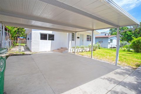 Villa ou maison à vendre à Miami, Floride: 4 chambres, 119.94 m2 № 1922150 - photo 29
