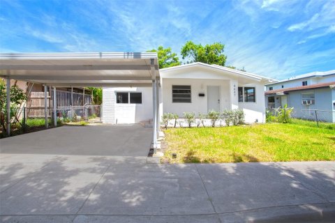 Villa ou maison à vendre à Miami, Floride: 4 chambres, 119.94 m2 № 1922150 - photo 2