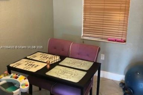 Copropriété à louer à Miami, Floride: 2 chambres, 80.45 m2 № 1945862 - photo 6