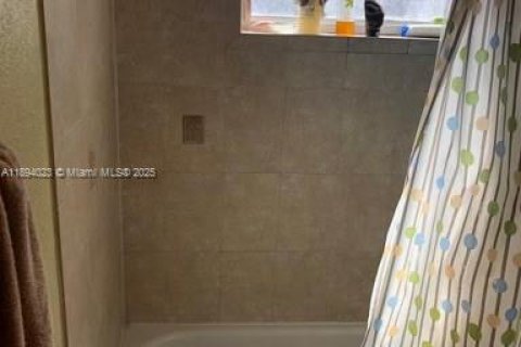 Copropriété à louer à Miami, Floride: 2 chambres, 80.45 m2 № 1945862 - photo 8