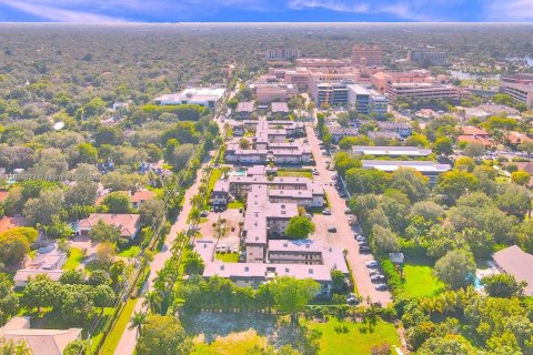 Copropriété à louer à Miami, Floride: 2 chambres, 80.45 m2 № 1945862 - photo 2