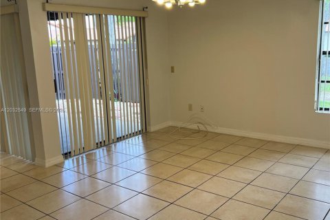 Touwnhouse à louer à Miami, Floride: 2 chambres, 82.22 m2 № 2078487 - photo 8