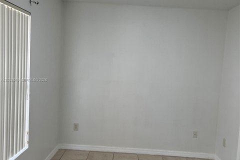 Touwnhouse à louer à Miami, Floride: 2 chambres, 82.22 m2 № 2078487 - photo 18