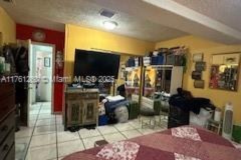 Villa ou maison à vendre à Hialeah, Floride: 5 chambres, 242.29 m2 № 1985480 - photo 14