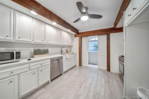 Villa ou maison à louer à Miami Beach, Floride: 3 chambres, 593.37 m2 № 1877562 - photo 4