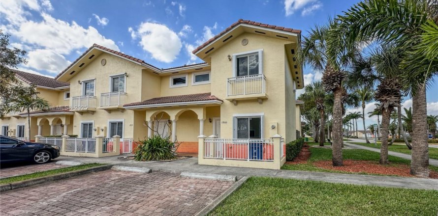 Touwnhouse à Hialeah, Floride 2 chambres, 106.84 m2 № 1802630