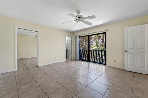 Townhouse in Stuart, Florida 2 bedrooms, 130.06 sq.m. № 2154688 - photo 19