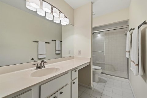 Townhouse in Stuart, Florida 2 bedrooms, 130.06 sq.m. № 2154688 - photo 17