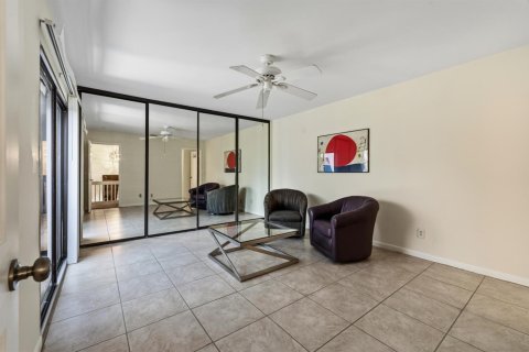 Townhouse in Stuart, Florida 2 bedrooms, 130.06 sq.m. № 2154688 - photo 23