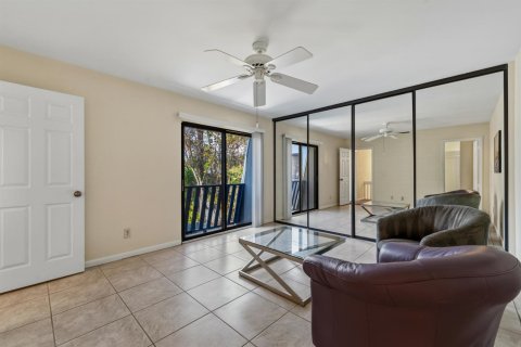 Townhouse in Stuart, Florida 2 bedrooms, 130.06 sq.m. № 2154688 - photo 26