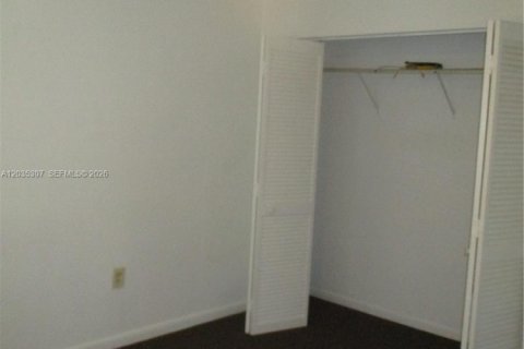 Casa en alquiler en Miami, Florida, 2 dormitorios, 75.81 m2 № 2085370 - foto 11