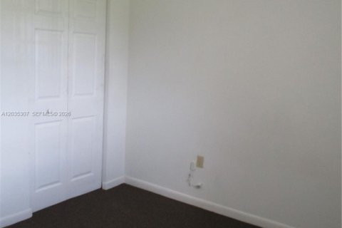Casa en alquiler en Miami, Florida, 2 dormitorios, 75.81 m2 № 2085370 - foto 9